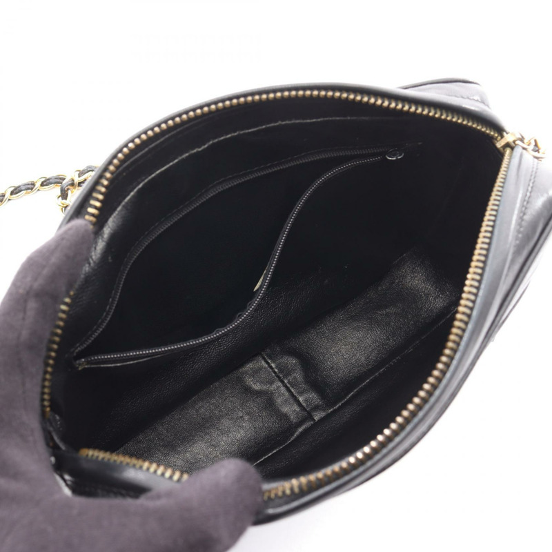 香奈兒 COCO 標誌鏈條肩背斜背包，羊皮材質，黑色，金色五金，二手女款-2