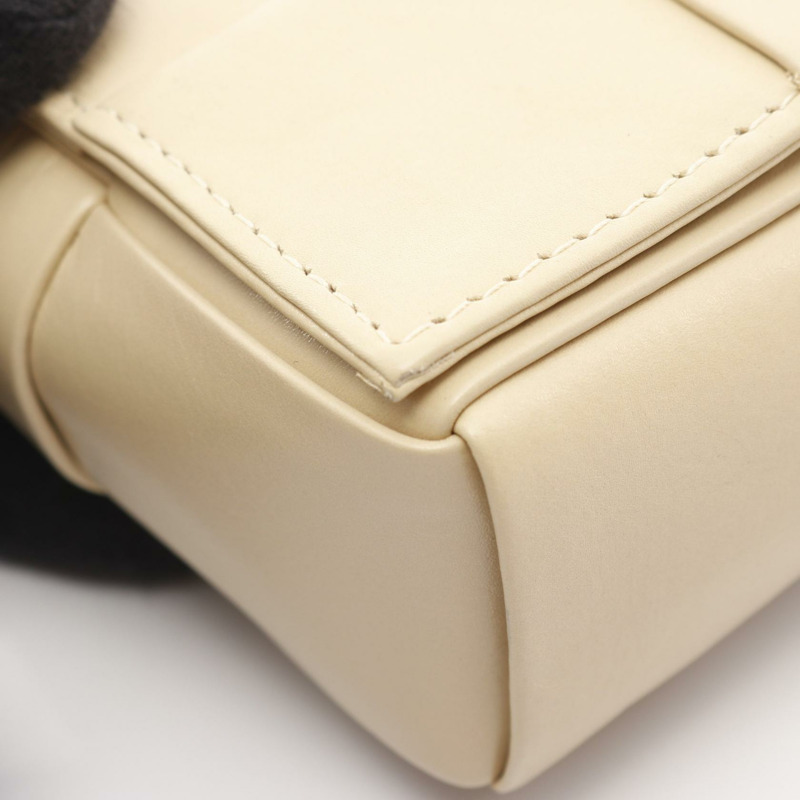 BOTTEGA VENETA Candy Cassette 迷你斜背包 667048 皮革 米色-5
