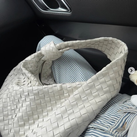 柔軟小羊皮 中古 BV包 鬆弛感 Bottega Veneta Jodie Jodie 粉筆白 編織皮革 /側背/手提 最大尺寸