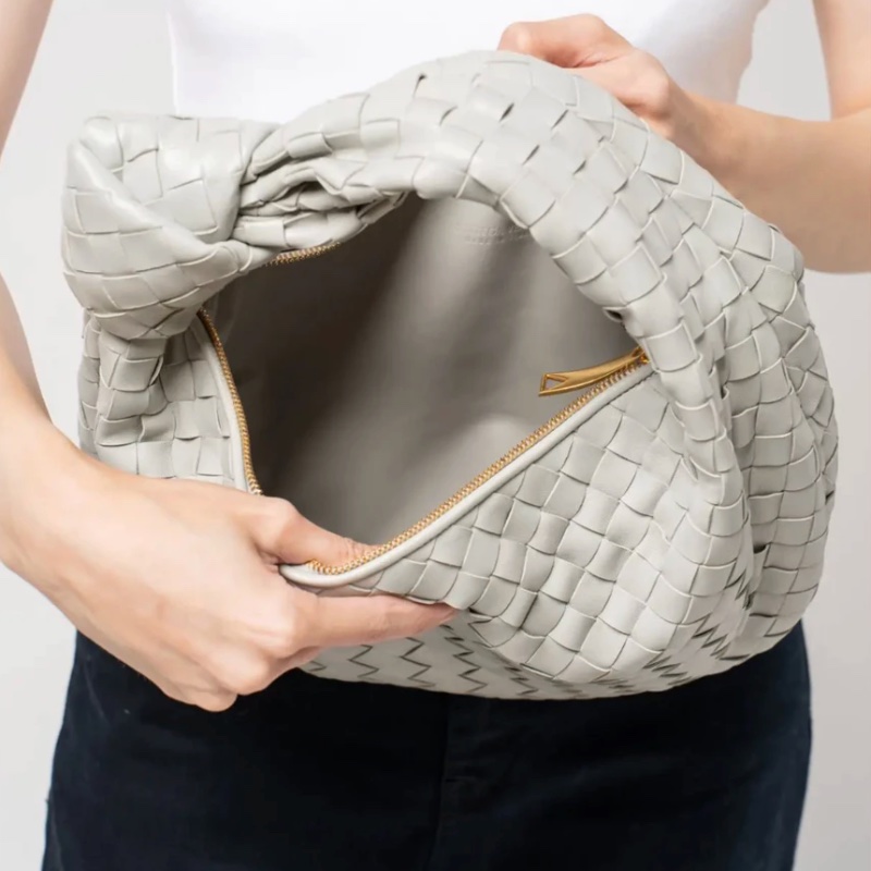 柔軟小羊皮 中古 BV包 鬆弛感 Bottega Veneta Jodie Jodie 粉筆白 編織皮革 /側背/手提 最大尺寸-2