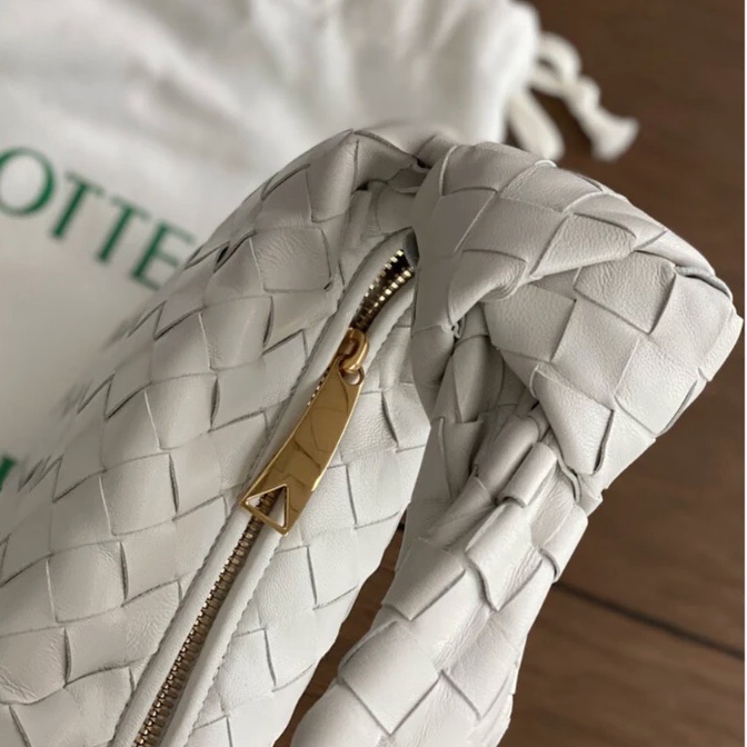 柔軟小羊皮 中古 BV包 鬆弛感 Bottega Veneta Jodie Jodie 粉筆白 編織皮革 /側背/手提 最大尺寸-9