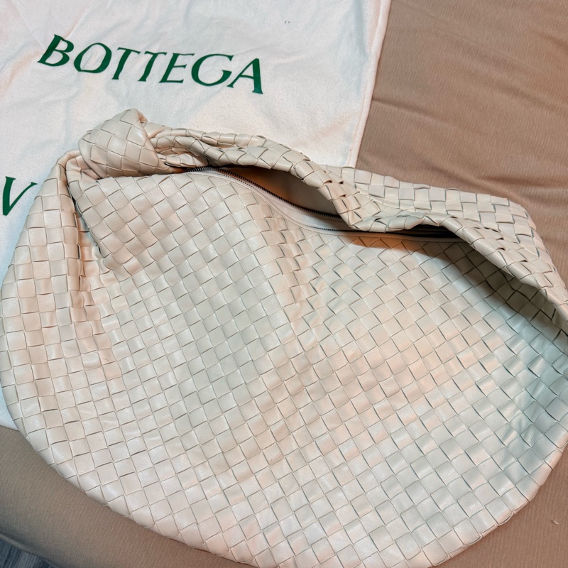 柔軟小羊皮 中古 BV包 鬆弛感 Bottega Veneta Jodie 粉筆白 編織皮革 /側背/手提 最大尺寸 White-4