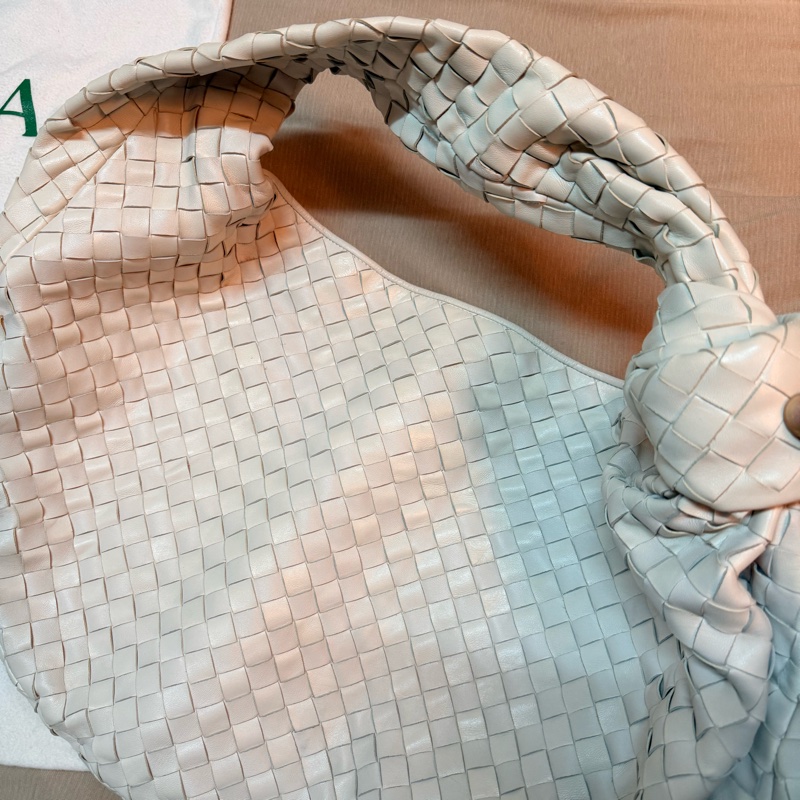 柔軟小羊皮 中古 BV包 鬆弛感 Bottega Veneta Jodie 粉筆白 編織皮革 /側背/手提 最大尺寸 White-12