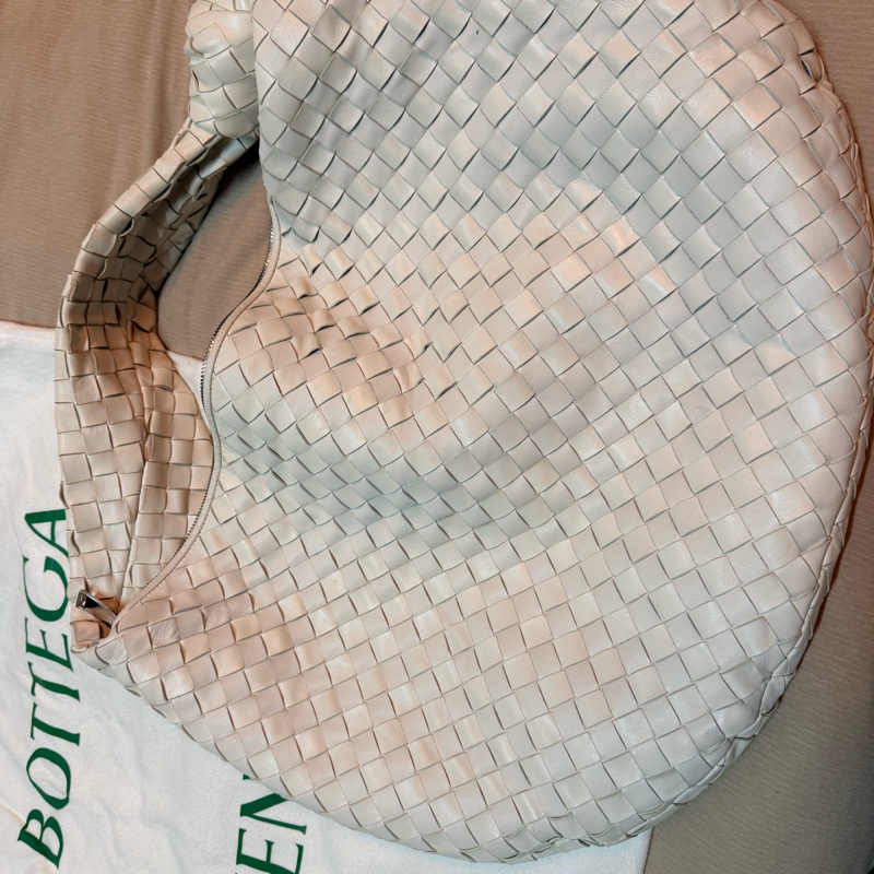 柔軟小羊皮 中古 BV包 鬆弛感 Bottega Veneta Jodie 粉筆白 編織皮革 /側背/手提 最大尺寸 White-14