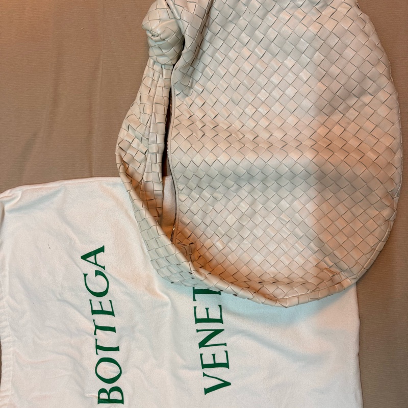 柔軟小羊皮 中古 BV包 鬆弛感 Bottega Veneta Jodie 粉筆白 編織皮革 /側背/手提 最大尺寸 White-15