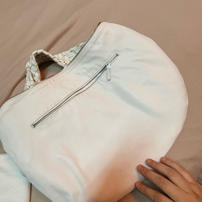 柔軟小羊皮 中古 BV包 鬆弛感 Bottega Veneta Jodie Medium 粉筆白 編織皮革 /側背/手提 最大尺寸 White-15
