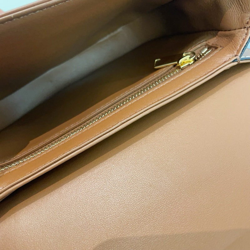 98新Celine 凱旋門金扣馬鞍包 23年新款 無附件-8