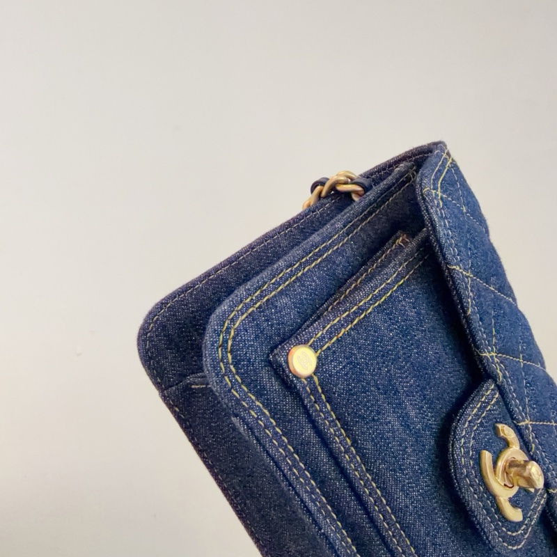 98新Chanel 23S系列牛仔郵差包 非常火的牛仔系列 芯片款 小號可放大手機-6