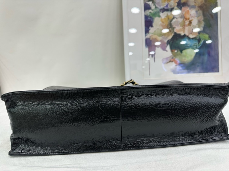 Chanel/香奈兒新版油蠟皮tote托特單肩包 30開 經典黑金配色➕橫版包型 百搭大容量 休閒通勤兩不誤隨意背 尺寸：37*25*10cm-5