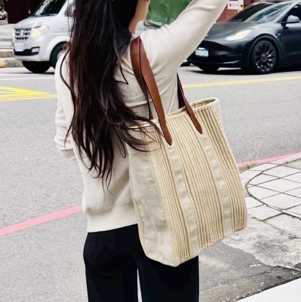 Hermès 麻質百褶托特包-1