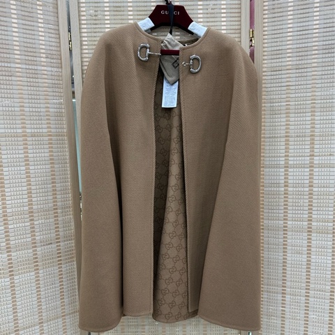 Gucci斗篷，可以雙面穿的駝色羊毛羊絨混紡的時髦精終極武器 全新吊牌在 40碼