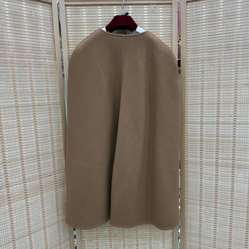 Gucci斗篷，可以雙面穿的駝色羊毛羊絨混紡的時髦精終極武器 全新吊牌在 40碼-1