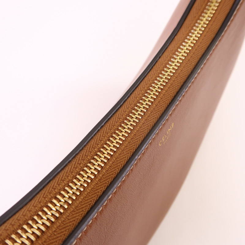 CELINE 牛皮皮革Ava金扣肩背袋-16