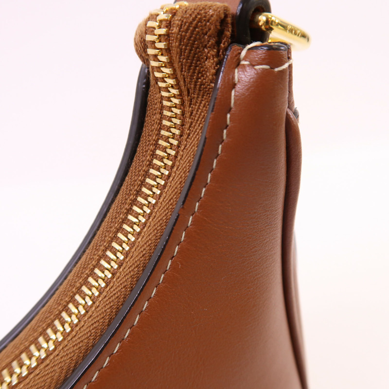 CELINE 牛皮皮革Ava金扣肩背袋-17