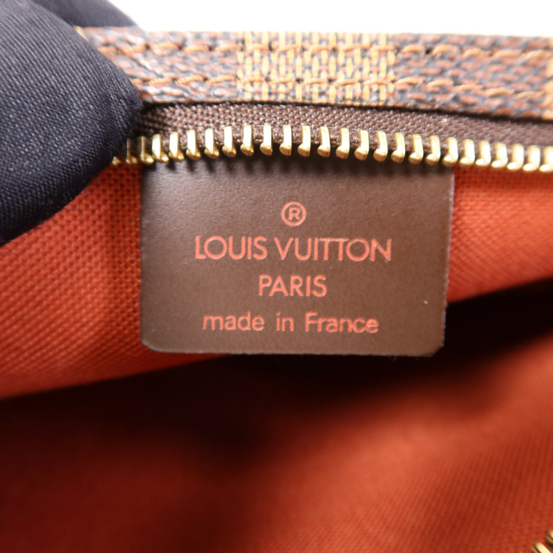LOUIS VUITTON Damier Pochette Accessories金扣肩背袋-5
