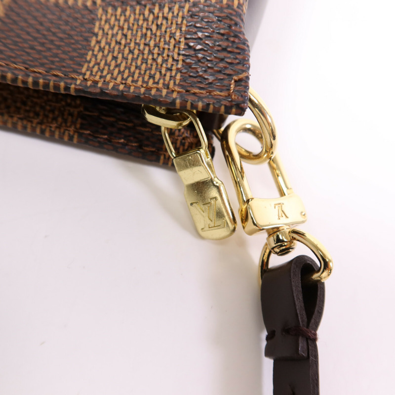 LOUIS VUITTON Damier Pochette Accessories金扣肩背袋-6