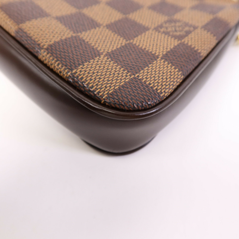 LOUIS VUITTON Damier Pochette Accessories金扣肩背袋-11