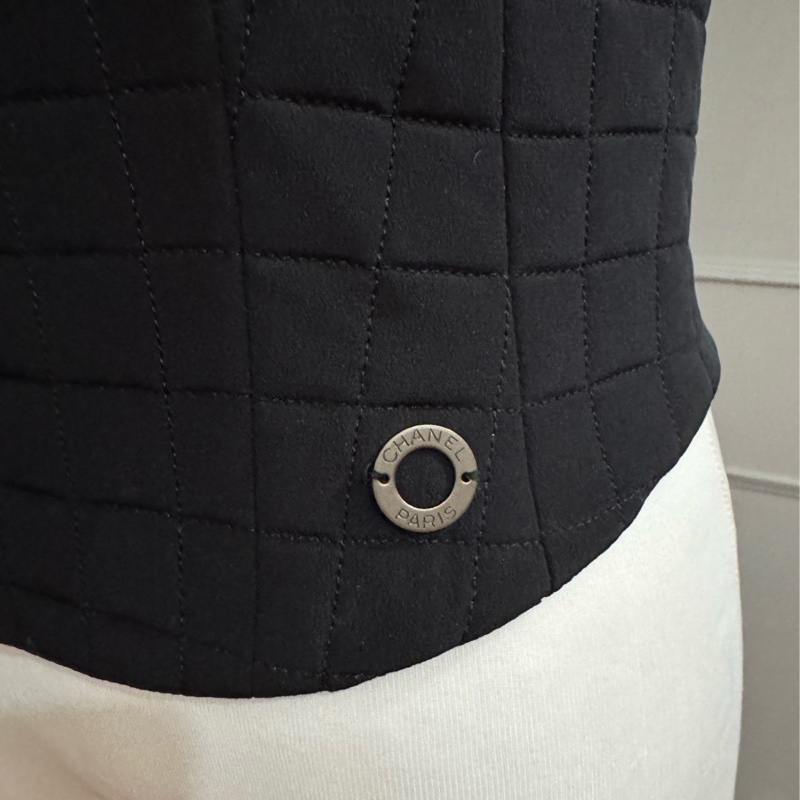 《新歡舊愛》正品CHANEL黑色巧克力紋鋪棉背心上衣36/S-4