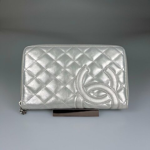 CHANEL 菱格紋萬用夾 銀色 12開