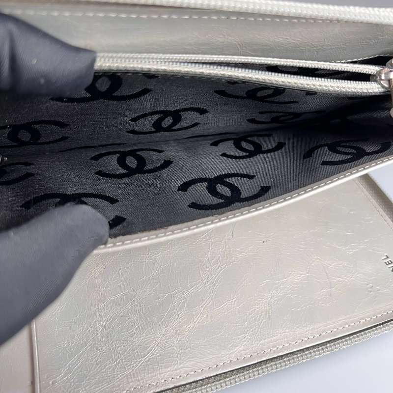 CHANEL 菱格紋萬用夾 銀色 12開-7