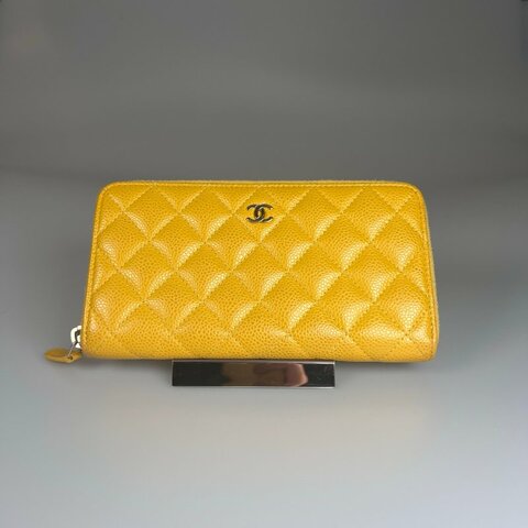 CHANEL 黃荔枝ㄇ拉長夾 25開