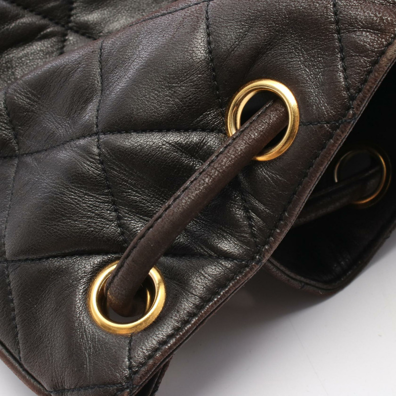 香奈兒 (CHANEL) 絎縫鏈條雙肩包，黑色皮革，金色五金，二手，女士 Coco CC-6