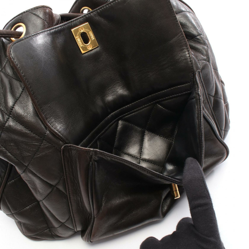 香奈兒 (CHANEL) 絎縫鏈條雙肩包，黑色皮革，金色五金，二手，女士 Coco CC-10