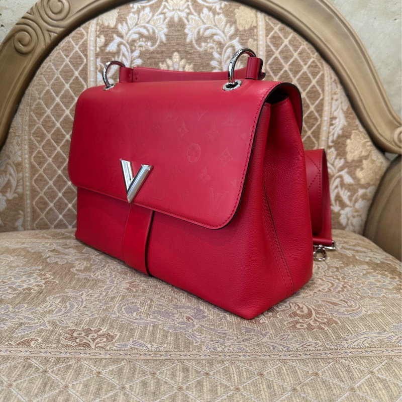 LV 紅牛皮壓紋V字銀釦Very One Handle下蓋手提肩背包M51924-3