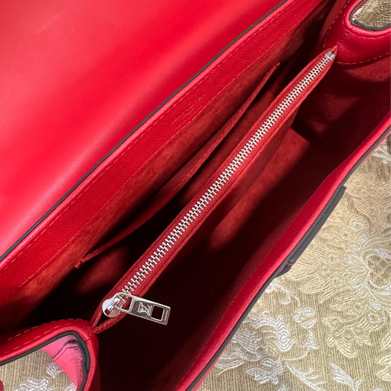 LV 紅牛皮壓紋V字銀釦Very One Handle下蓋手提肩背包M51924-8