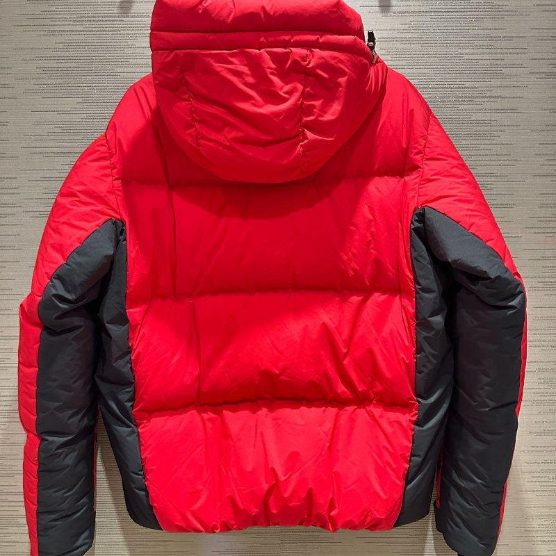 💎Han's house精品服飾💎MONCLER PRAMINT 滑雪系列 高機能 羽絨外套 原價72600-4
