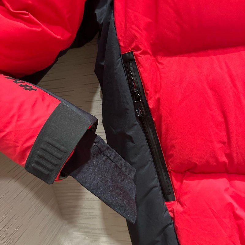 💎Han's house精品服飾💎MONCLER PRAMINT 滑雪系列 高機能 羽絨外套 原價72600-5