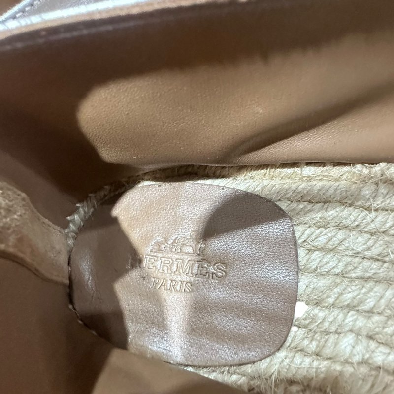 【美收精品】HERMES 銀色皮革拖鞋 4-736-4