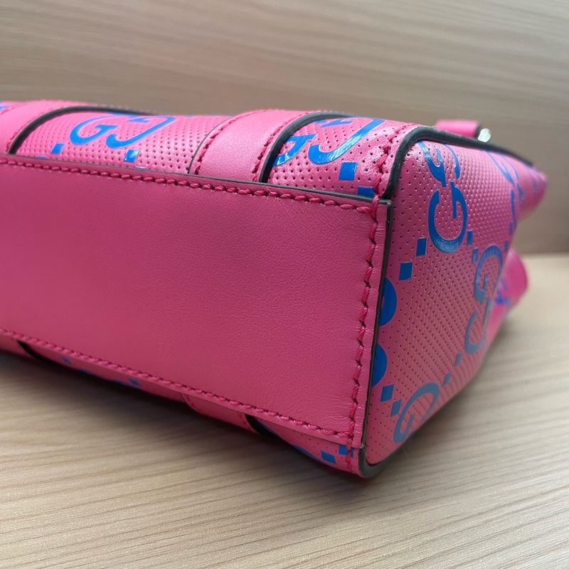 Gucci满Logo粉色GG迷你tote手袋 带宽肩带可以斜挎 多种背法 牛皮材质-3