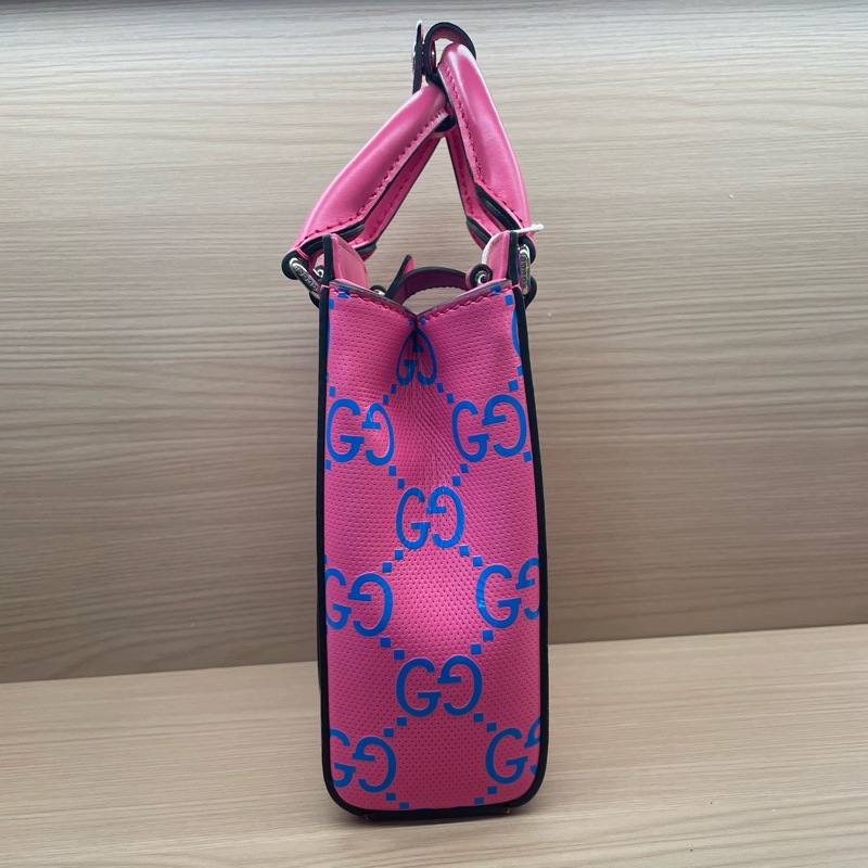 Gucci满Logo粉色GG迷你tote手袋 带宽肩带可以斜挎 多种背法 牛皮材质-4