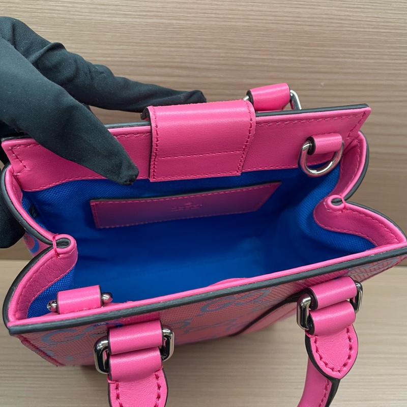Gucci满Logo粉色GG迷你tote手袋 带宽肩带可以斜挎 多种背法 牛皮材质-7
