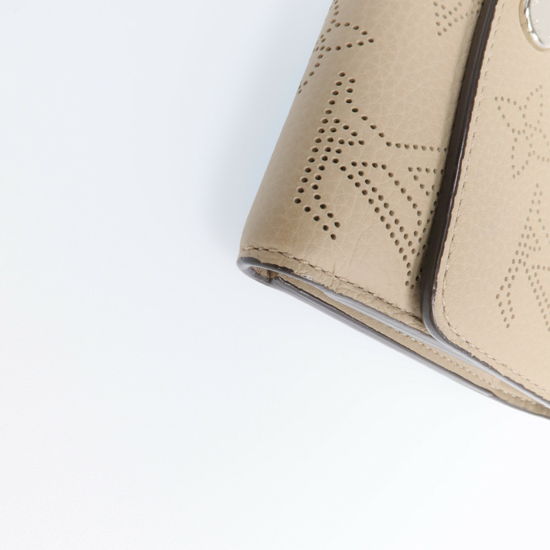 LOUIS VUITTON Monogram Mahina Victorine銀扣錢包-6