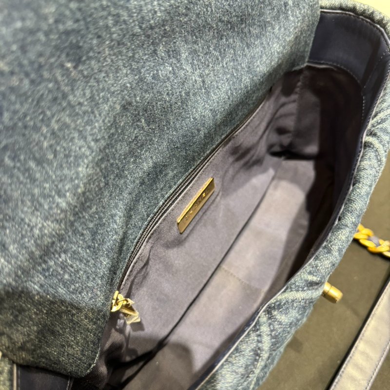 Chanel 牛仔藍 19 系列30cm 口蓋包 （保卡款）-6