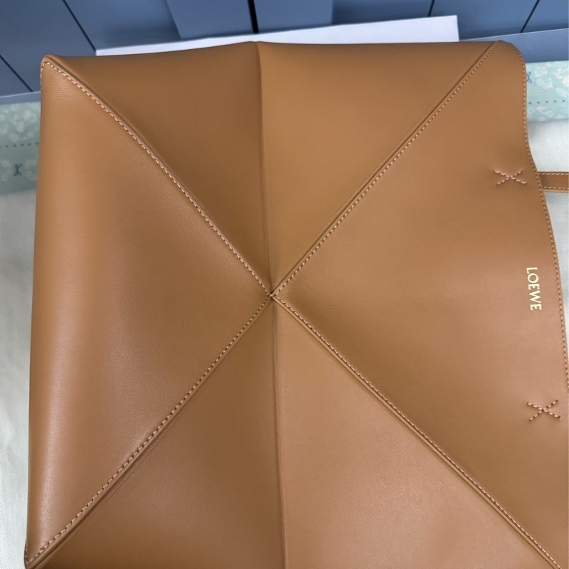 LOEWE中型摺疊包-10