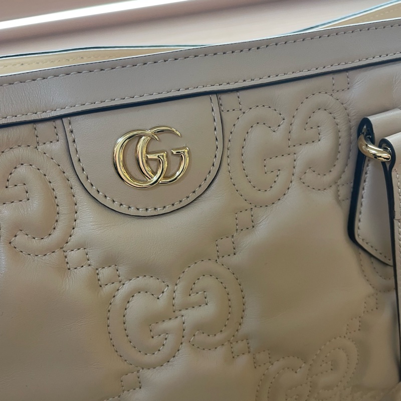 Gucci古驰Horsebit 1955系列托特包，杏色压纹皮革配金色五金-7