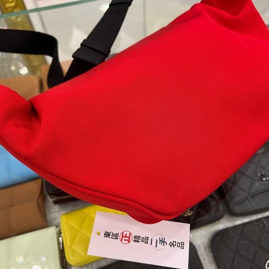 東區正精品㊣BALENCIAGA 紅色帆布貼布拉鍊胸口包斜背包肩背包腰包 RA1696-7