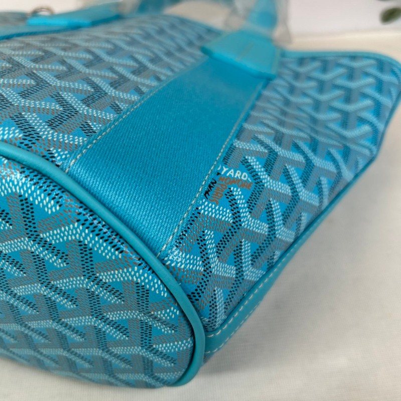 戈雅 BELHARRA沙灘包   陽光下度假的完美伴侶 其標誌性的水桶形狀和大開口設計 可輕鬆放入日常用品 兩個舒適的扁手柄 既可手提也可肩背 可拆卸的皮肩帶可以斜挎或單肩-14