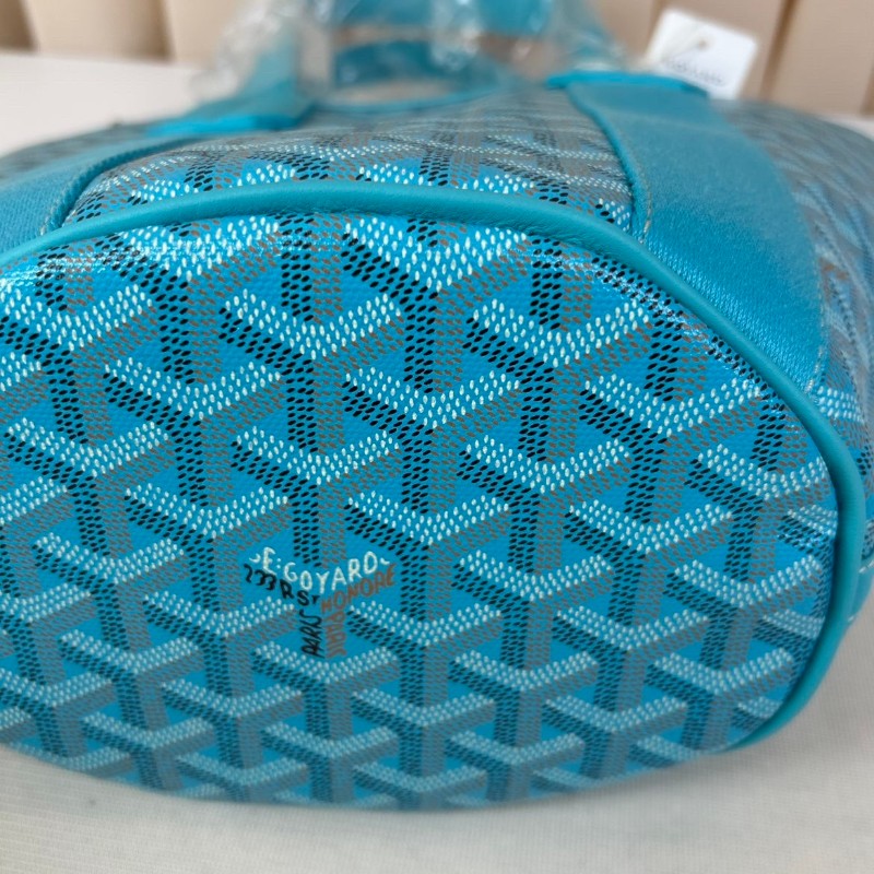 戈雅 BELHARRA沙灘包   陽光下度假的完美伴侶 其標誌性的水桶形狀和大開口設計 可輕鬆放入日常用品 兩個舒適的扁手柄 既可手提也可肩背 可拆卸的皮肩帶可以斜挎或單肩-16