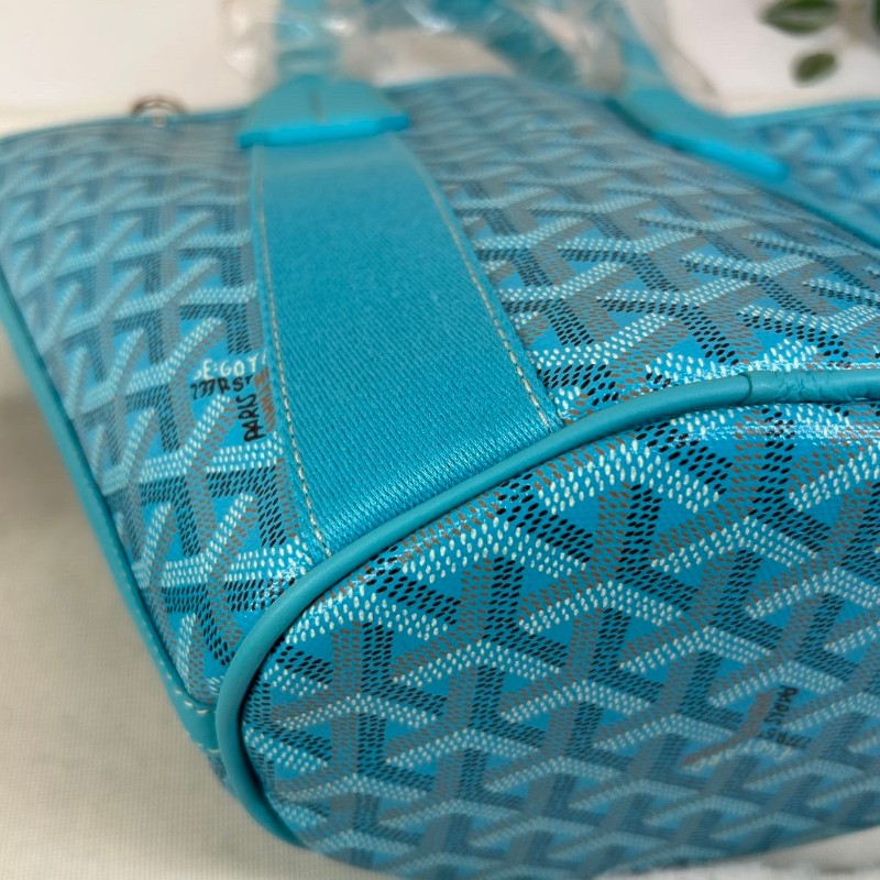 戈雅 BELHARRA沙灘包   陽光下度假的完美伴侶 其標誌性的水桶形狀和大開口設計 可輕鬆放入日常用品 兩個舒適的扁手柄 既可手提也可肩背 可拆卸的皮肩帶可以斜挎或單肩-18