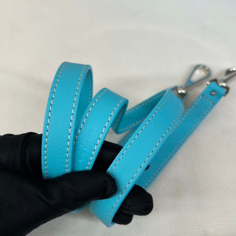 戈雅 BELHARRA沙灘包   陽光下度假的完美伴侶 其標誌性的水桶形狀和大開口設計 可輕鬆放入日常用品 兩個舒適的扁手柄 既可手提也可肩背 可拆卸的皮肩帶可以斜挎或單肩-23