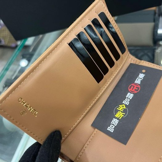 東區正精品㊣CHANEL AP0232 全新焦糖色荔枝牛皮菱格紋金扣小費袋翻蓋三折釦子中夾 RZ4691-2