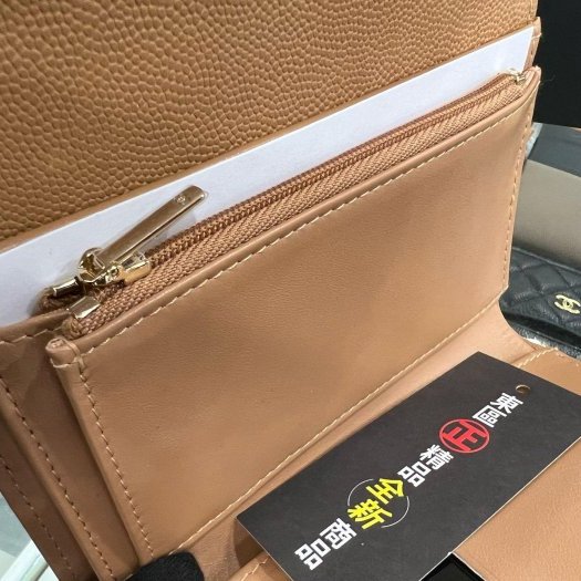 東區正精品㊣CHANEL AP0232 全新焦糖色荔枝牛皮菱格紋金扣小費袋翻蓋三折釦子中夾 RZ4691-3