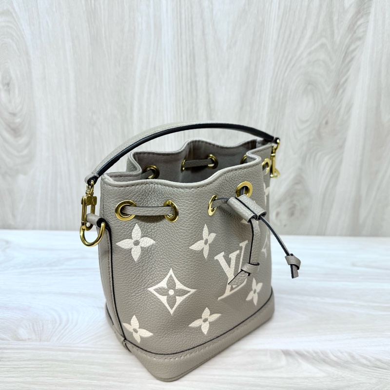 LV斑鳩灰牛皮壓紋Nano Noe水桶包/M46291-4