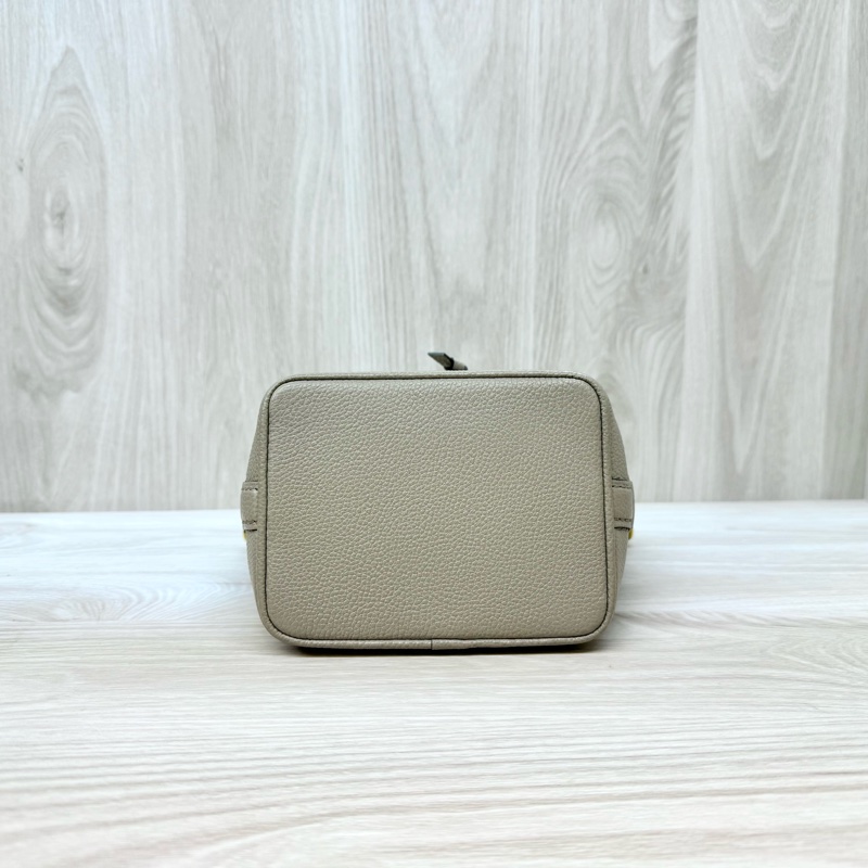 LV斑鳩灰牛皮壓紋Nano Noe水桶包/M46291-5