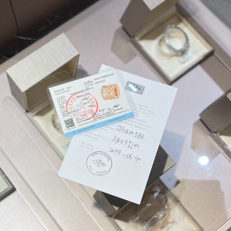 梵克雅宝VCA Perlée clovers吊坠 万花筒项链-8