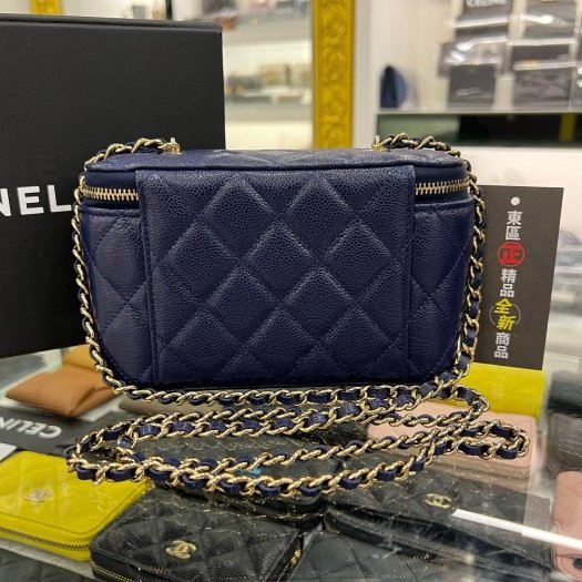 東區正精品㊣CHANEL AP1341 全新香奈兒藍色荔枝牛皮內鏡子雙拉鍊金皮穿鍊化妝箱包斜背包 RZ4681-6